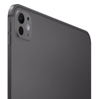 iPad Pro de 11 polegadas (M5) — detalhe editorial oficial da câmera traseira em preto espacial